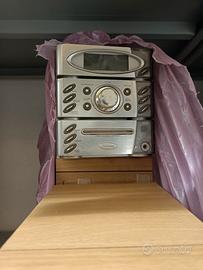 Stereo hi-fi compatto con lettore CD e radio