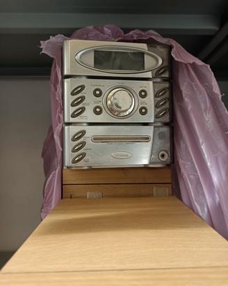 Stereo hi-fi compatto con lettore CD e radio