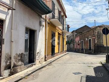 CASA SEMINDIPENDENTE A GIARRE
