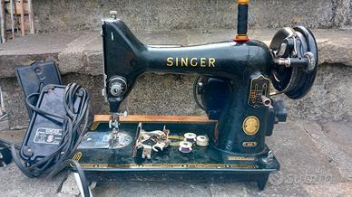 Macchina da cucire Singer anni 50.