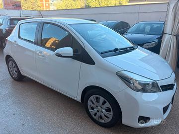 Toyota Yaris 1.0 5 porte Lounge