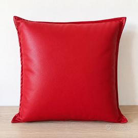 Cuscino rosso in pelle