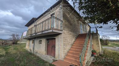 Casa indipendente su due livelli con terreno