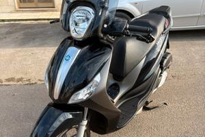 Piaggio Medley 125s