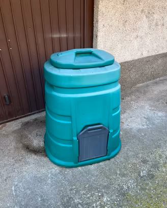 Compostiera da giardino con coperchio e sportello