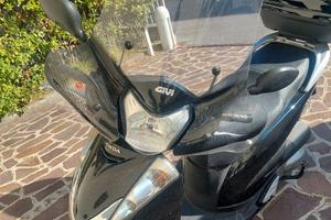 scouter Honda SH 300 ABS 