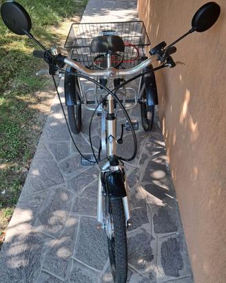 TRE RUOTE ELETTRICO A PEDALATA ASSISTITA