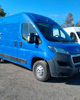 Peugeot Boxer 330 2.2 BlueHDi 140 L2H2
