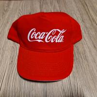 Cappello rosso con visiera Coca Cola
