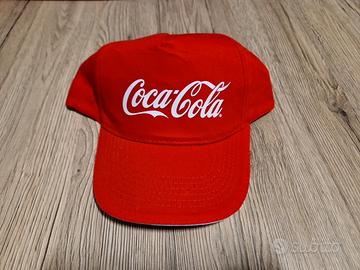 Cappello rosso con visiera Coca Cola