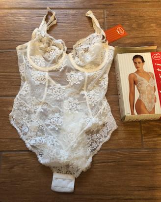 Body intimo bianco