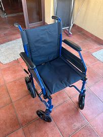 Sedia a rotelle pieghevole con pedali