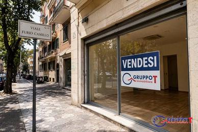 Immobile di 347 m² a Roma