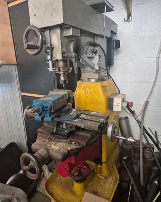 macchina combinata tornio/fresatrice/trapano