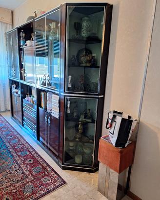 Mobile Vintage in legno con cassettiere e vetrine 