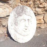 Mascherone romano in bassorilievo