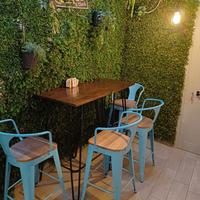 Tavoli alti e sgabelli