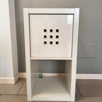 Kallax Ikea bianco con contenitore
