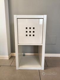 Kallax Ikea bianco con contenitore