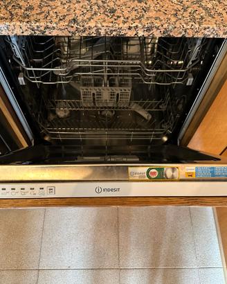 Lavastoviglie da incasso Indesit IN2DIE2B19A