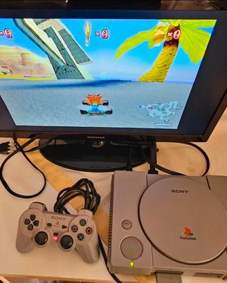 PlayStation 1 +10 giochi + sterzo e pedaliera