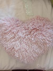 cuscino/peluche a forma di cuore 