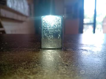 Zippo con finitura Venetian