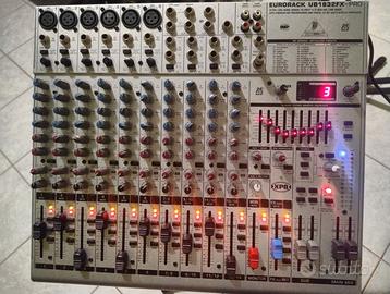 Mixer 18 canali Behringer UB1832FX - PRO