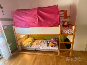 Letto IKEA Kura con tenda per bambina