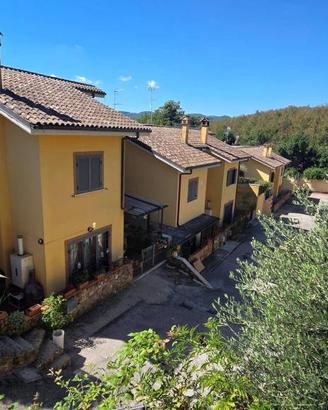 Villa di 150 m² con 5 locali e box auto a Labico