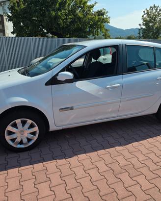 Renault Clio 1.2 75CV perfetta e garantita 12 mesi