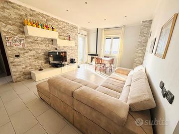 Trilocale luminoso al secondo piano