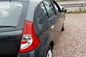 Dacia Sandero 1.4 benzina gpl