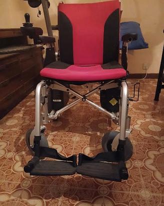 Sedia a rotelle motorizzata