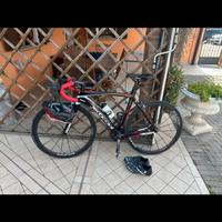 Bici da corsa in carbonio ultegra cerchi carbonio