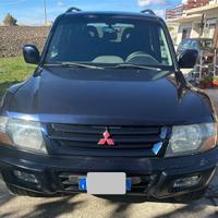 Mitsubishi pajero V60 autocarro