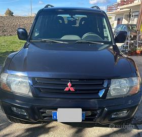 Mitsubishi pajero V60 autocarro