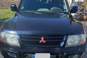 Mitsubishi pajero V60 autocarro