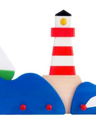 Attaccapanni con faro, gabbiano e barca a vela