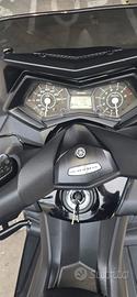 YAMAHA T MAX 530