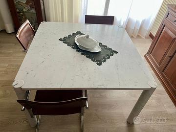 Tavolo marmo bianco Carrara