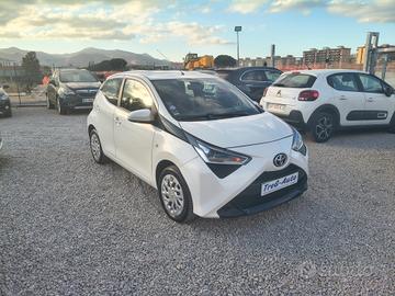 Toyota Aygo Connect 1.0 VVT-i 72 CV 5 porte x-fun 