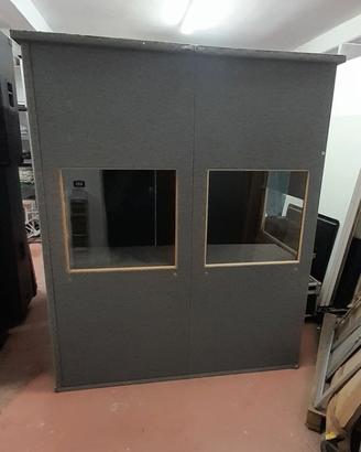Cabina per traduzione simultanea,regia