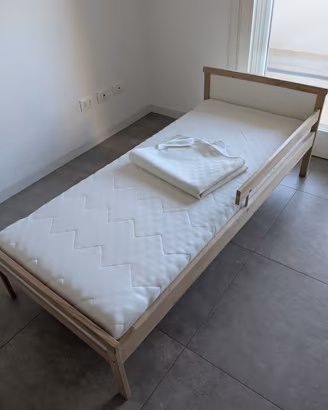 Lettino Ikea e materasso