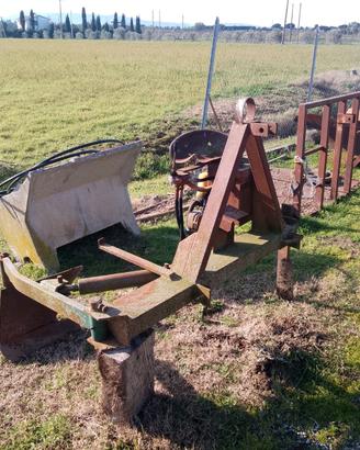 Scalzatore idraulico per vigneto