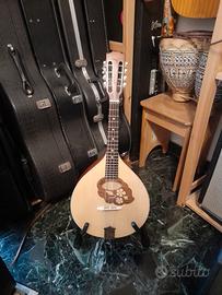 mandola
