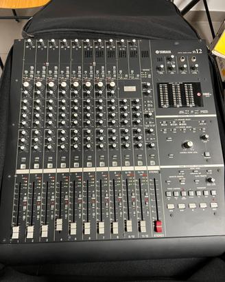 Mixer yamaha n12