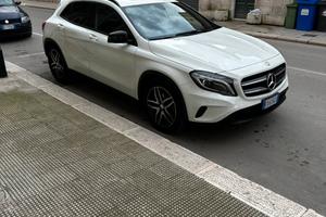 Mercedes GLA 200d 4Matic Premium