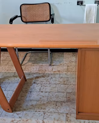 scrivania studio