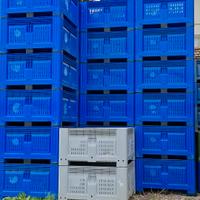 Bins di plastica usati